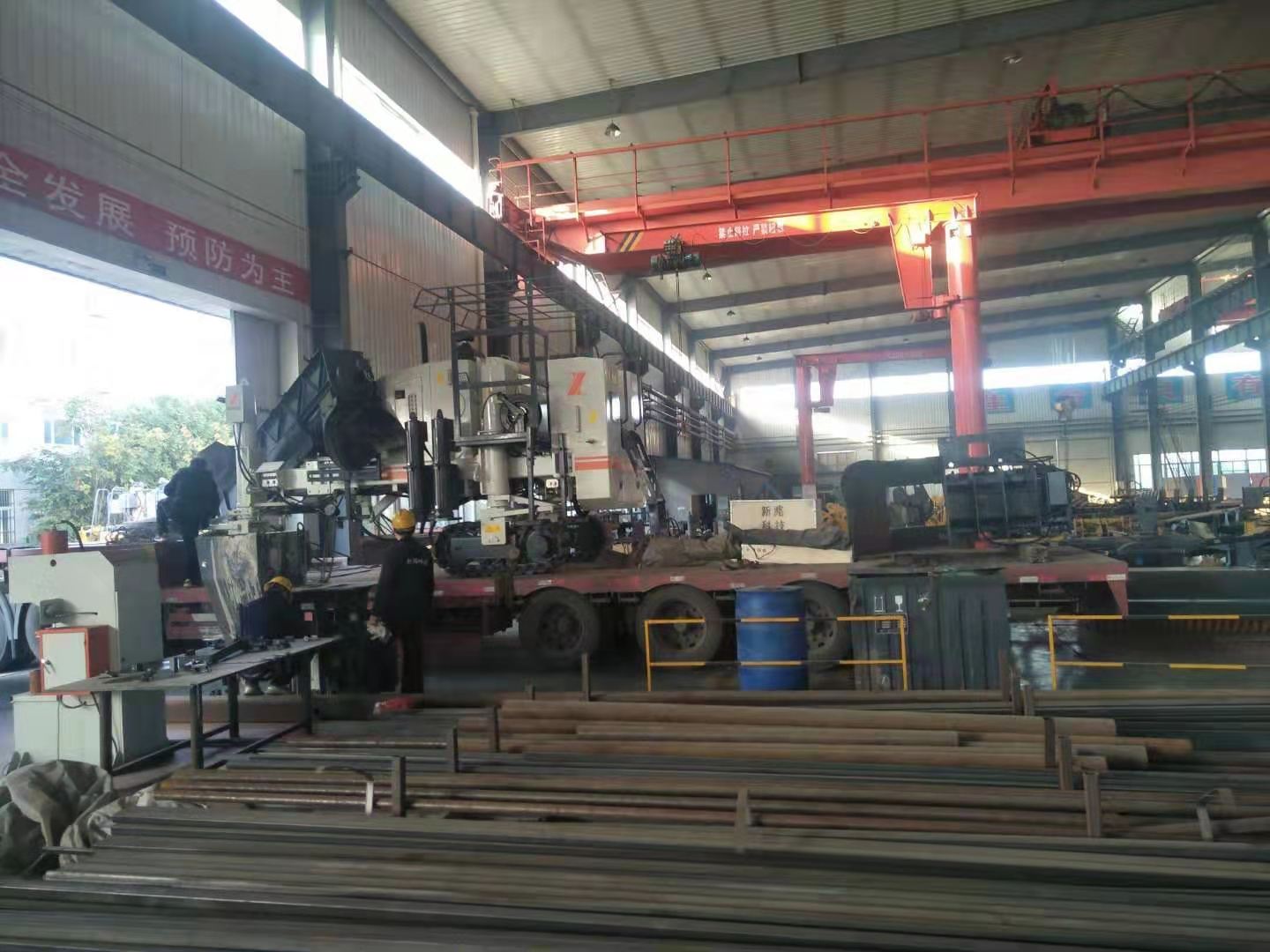 發(fā)車！新路緣混凝土滑模攤鋪機(jī)發(fā)襄陽棗陽，助力公路修筑